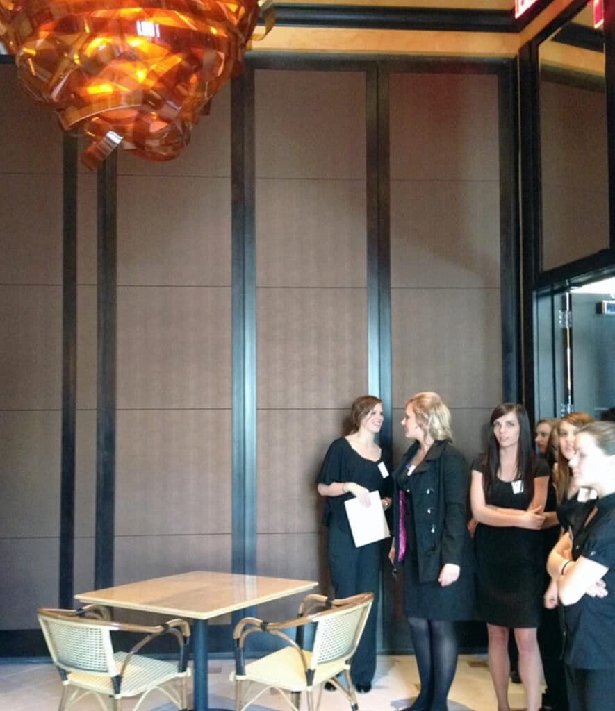 Retail and Restaurant wall partitions