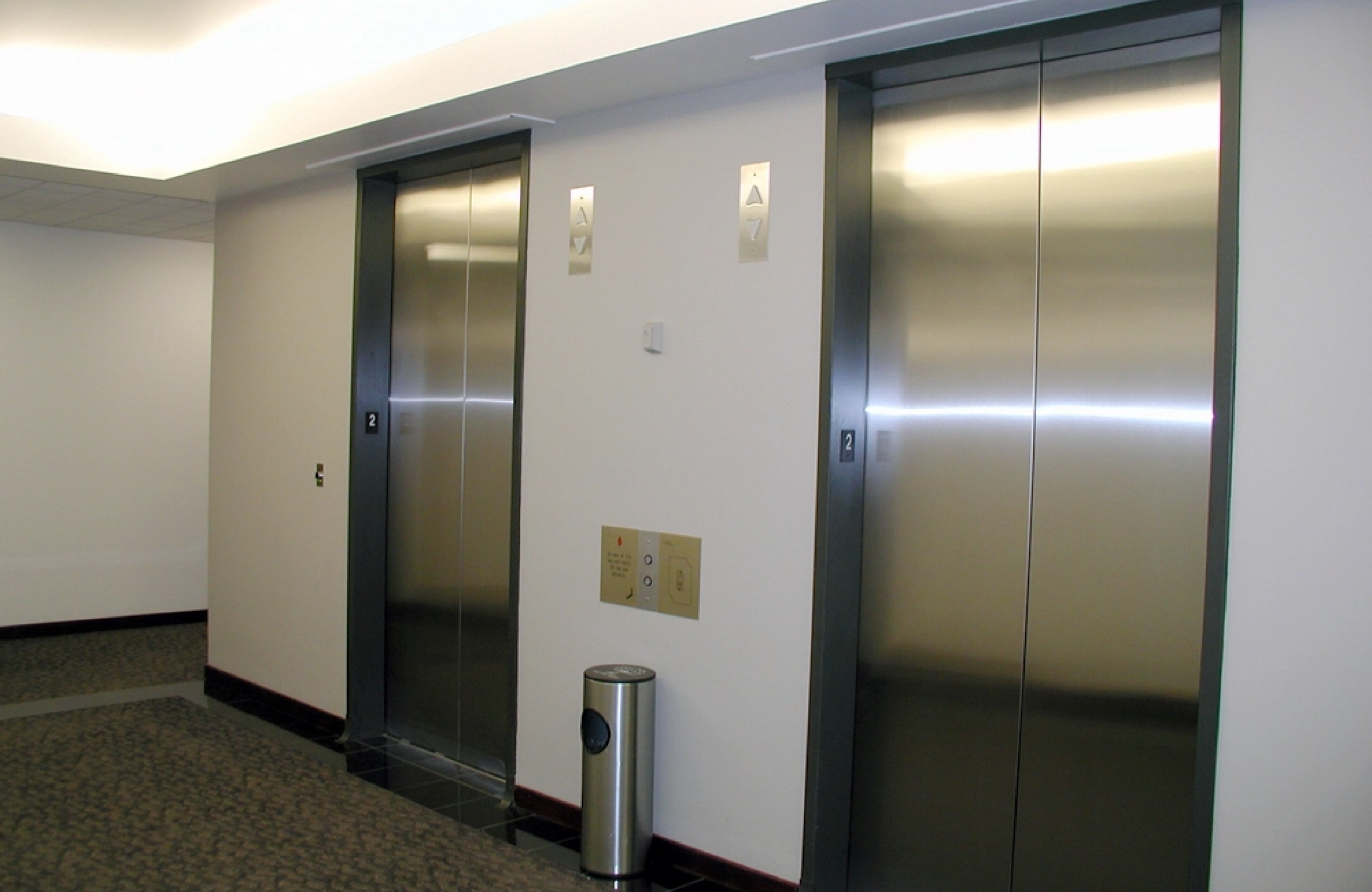 Cottonwood Corporate Center elevator vestibule