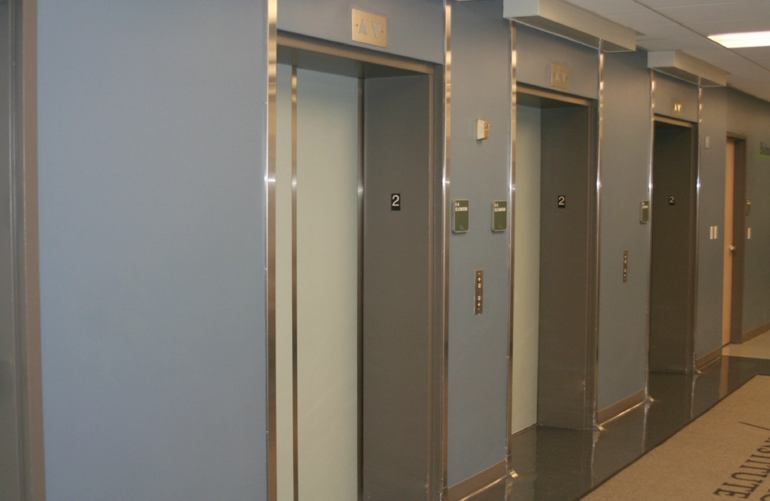 Fire safety installation in elevator vestibule