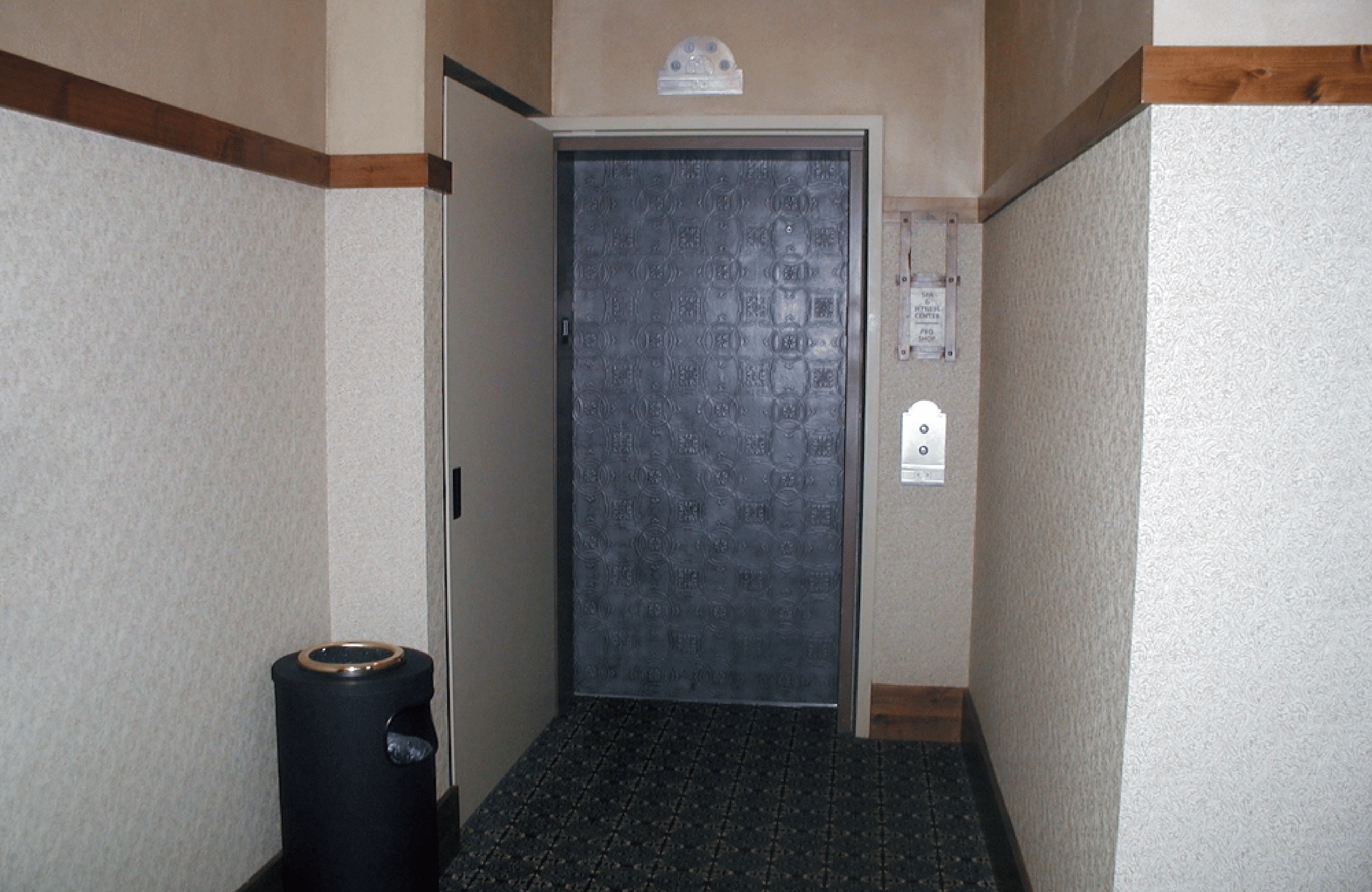 Hotel Park City door